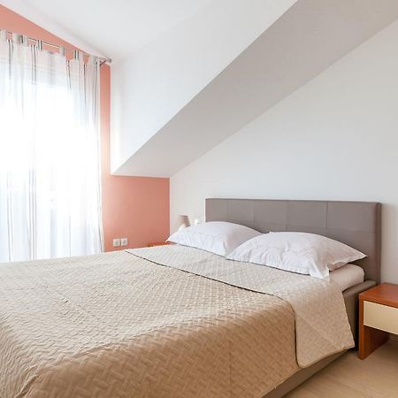 Apartments Kike Каштела Екстер'єр фото